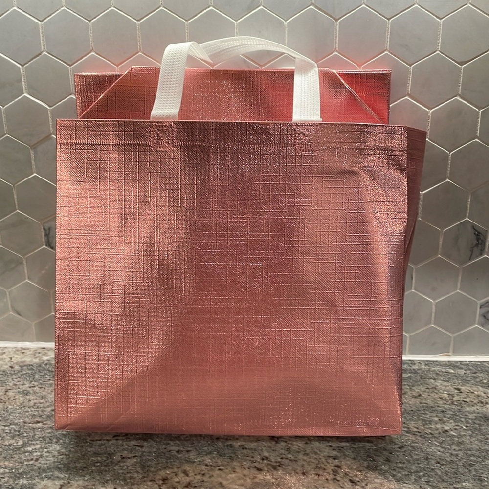 10 brand new pink bags! Gift bags, bachelorette bags, bridal bags, birthday bags